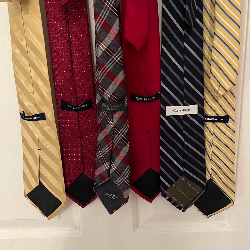 Elegant Men's Tie Collection - Assorted Colors - Picture 2 of 2